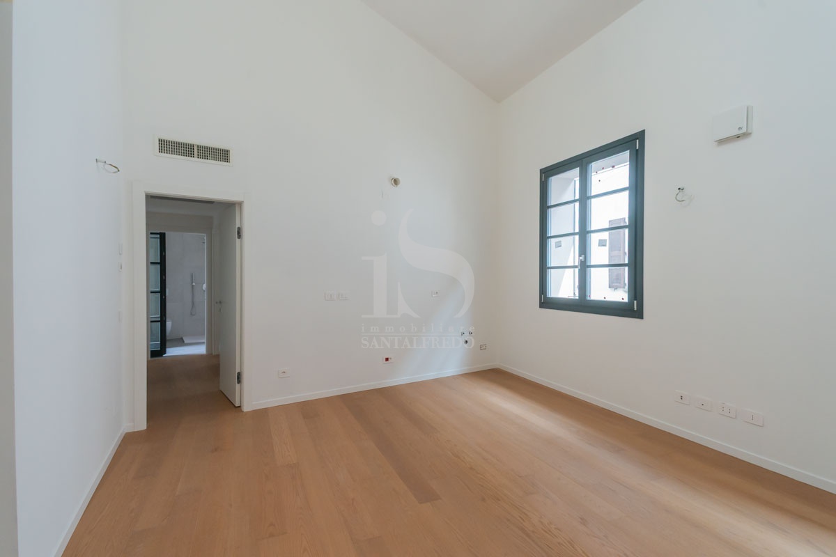 Quadrilocale con terrazzo in via vittorio emanuele, Vimercate