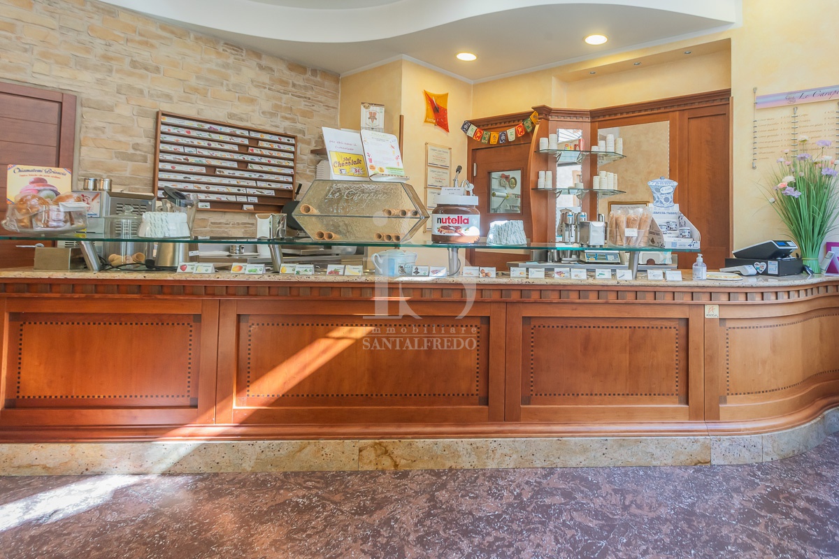 Attivit� commerciale in vendita in via borreomeo, Vimercate