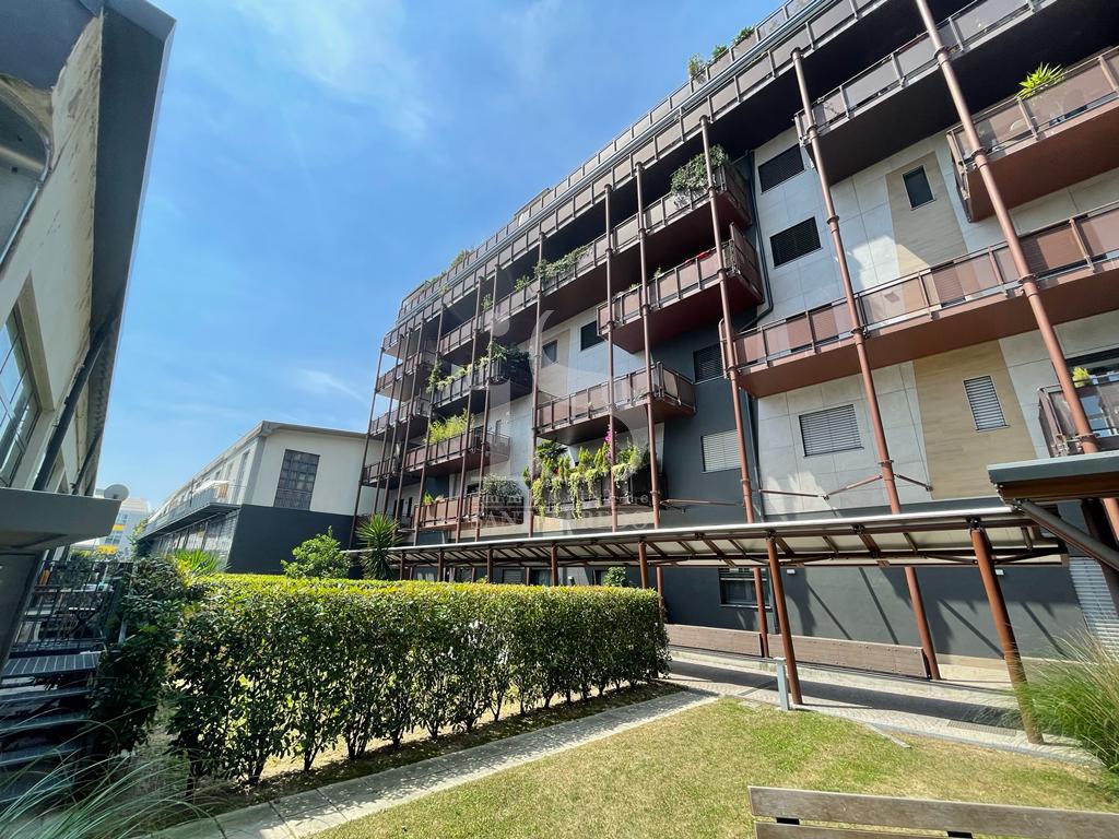 Bilocale arredato in affitto in via enrico cosenz, Milano