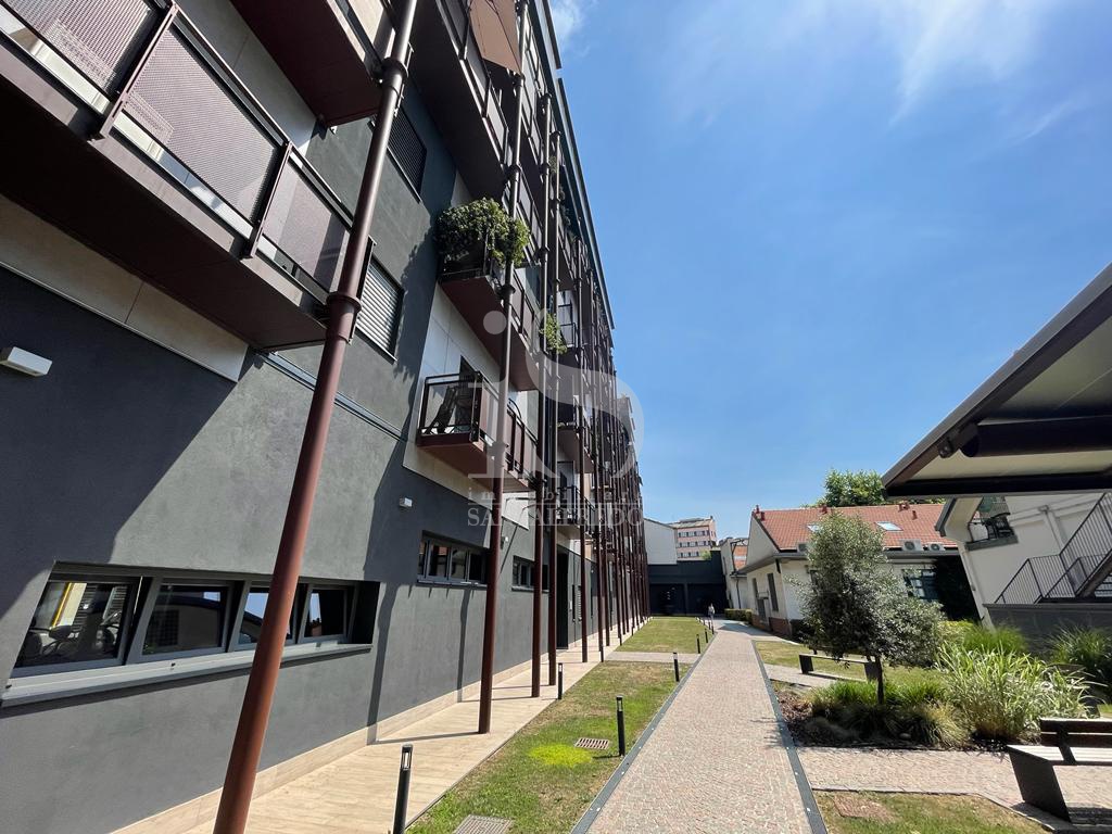 Bilocale arredato in affitto in via enrico cosenz, Milano