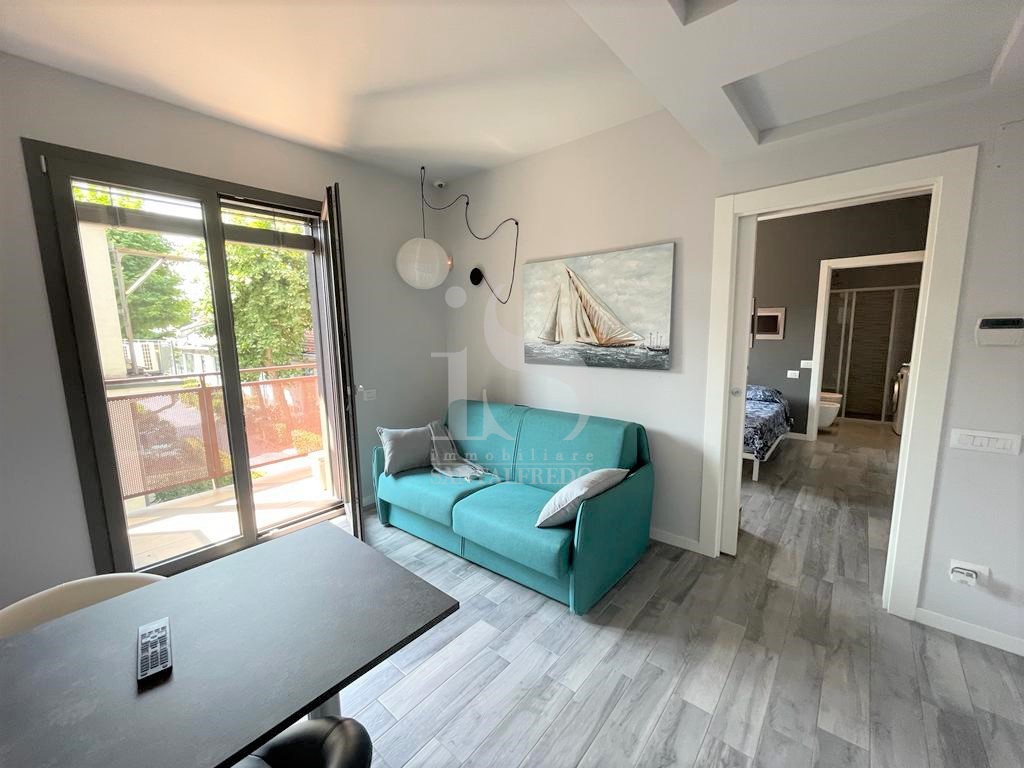 Bilocale arredato in affitto in via enrico cosenz, Milano