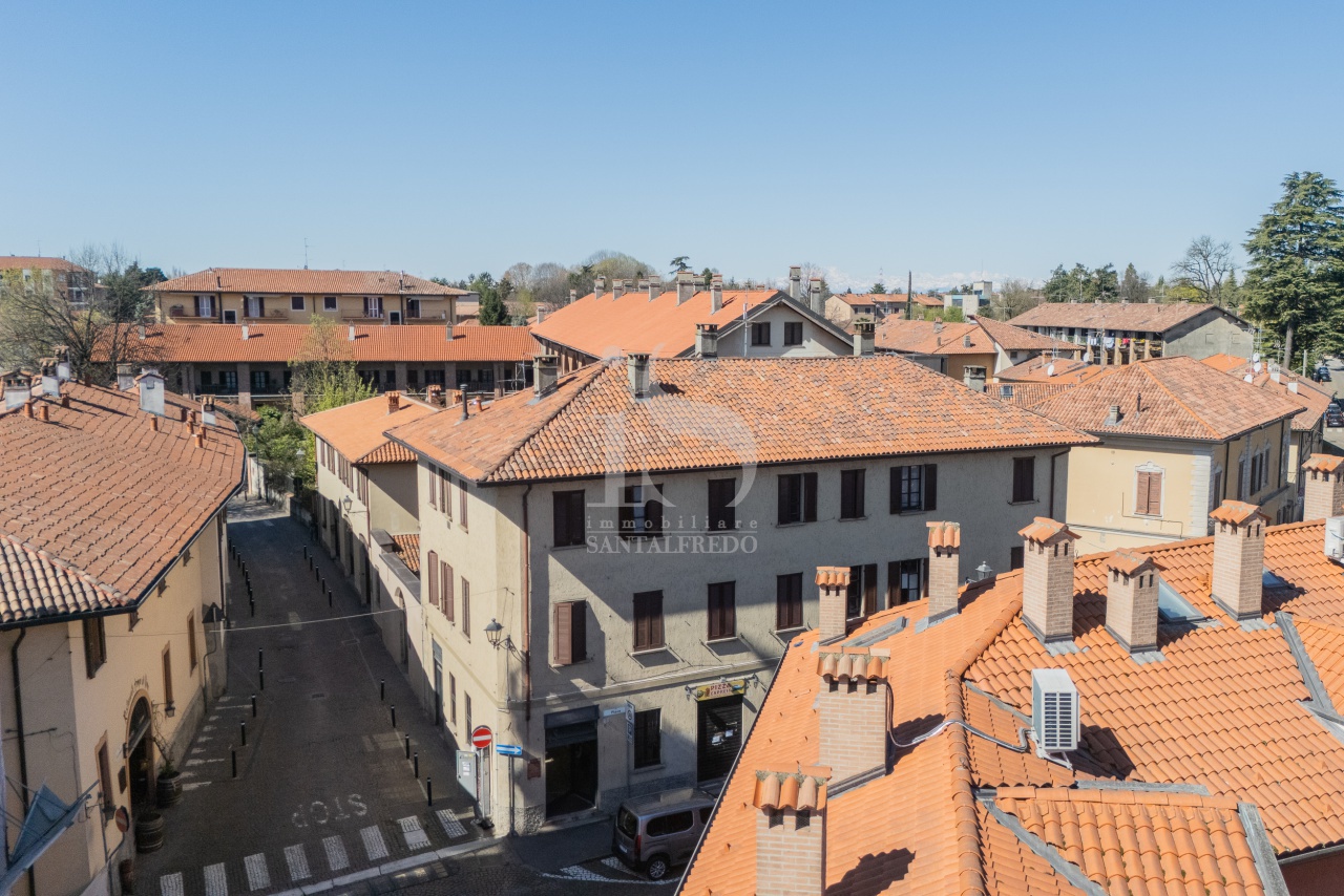 Attivit� commerciale in vendita in via borreomeo, Vimercate