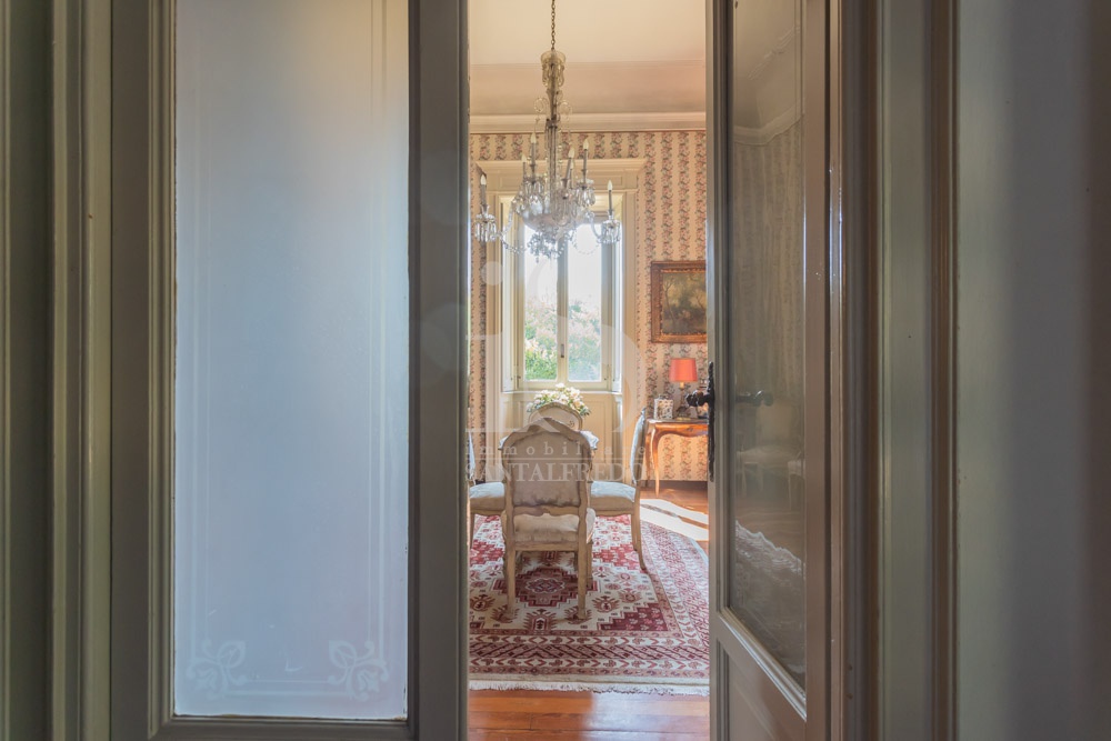 Villa con giardino in via mazzini, Vimercate