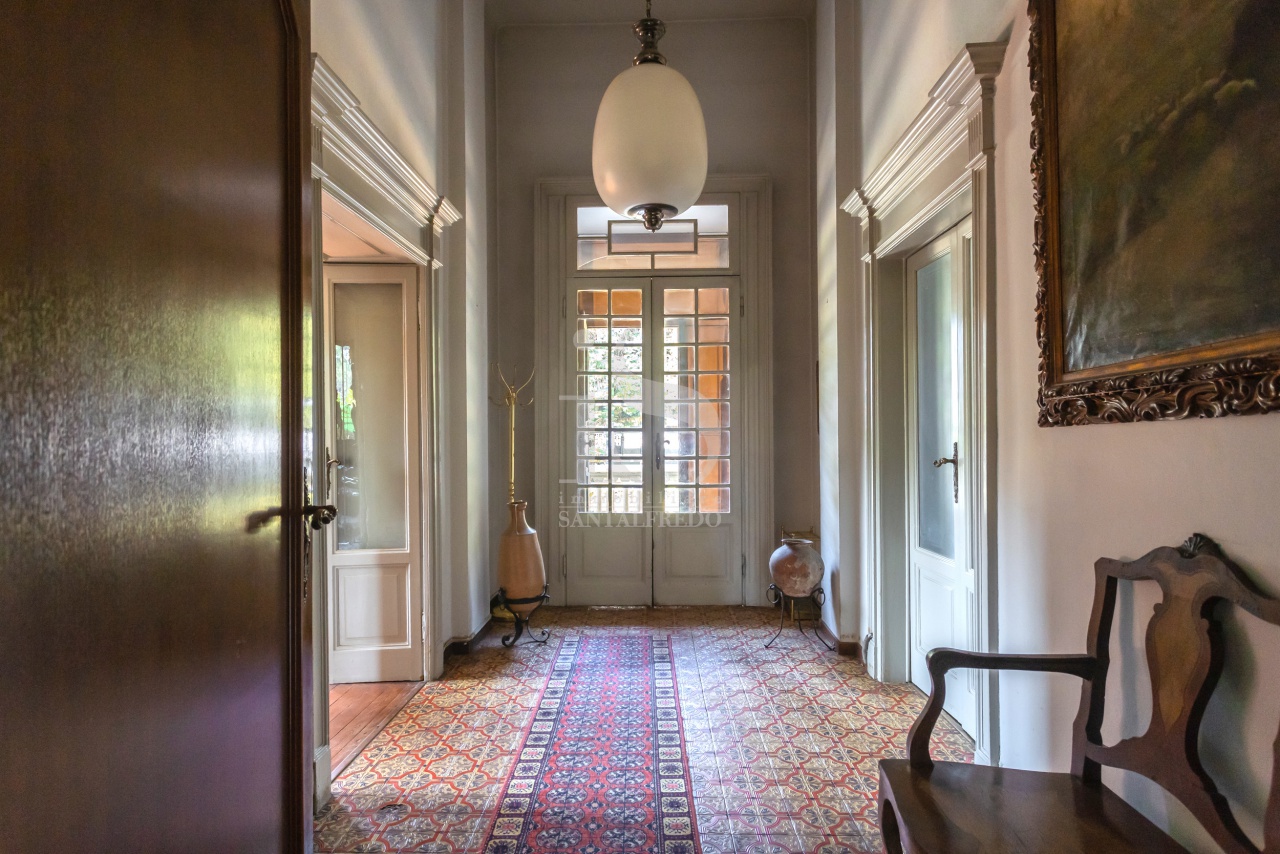 Villa con giardino in via mazzini, Vimercate