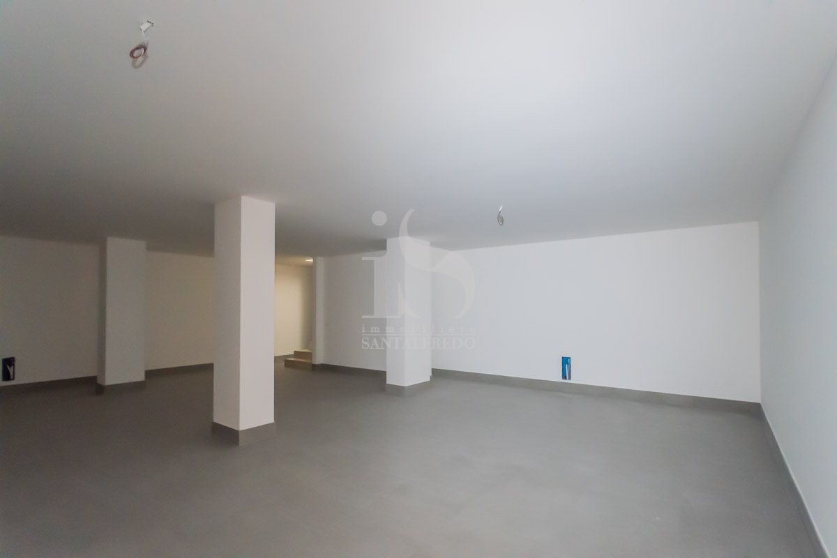 Negozio nuovo in via vittorio emanuele, Vimercate