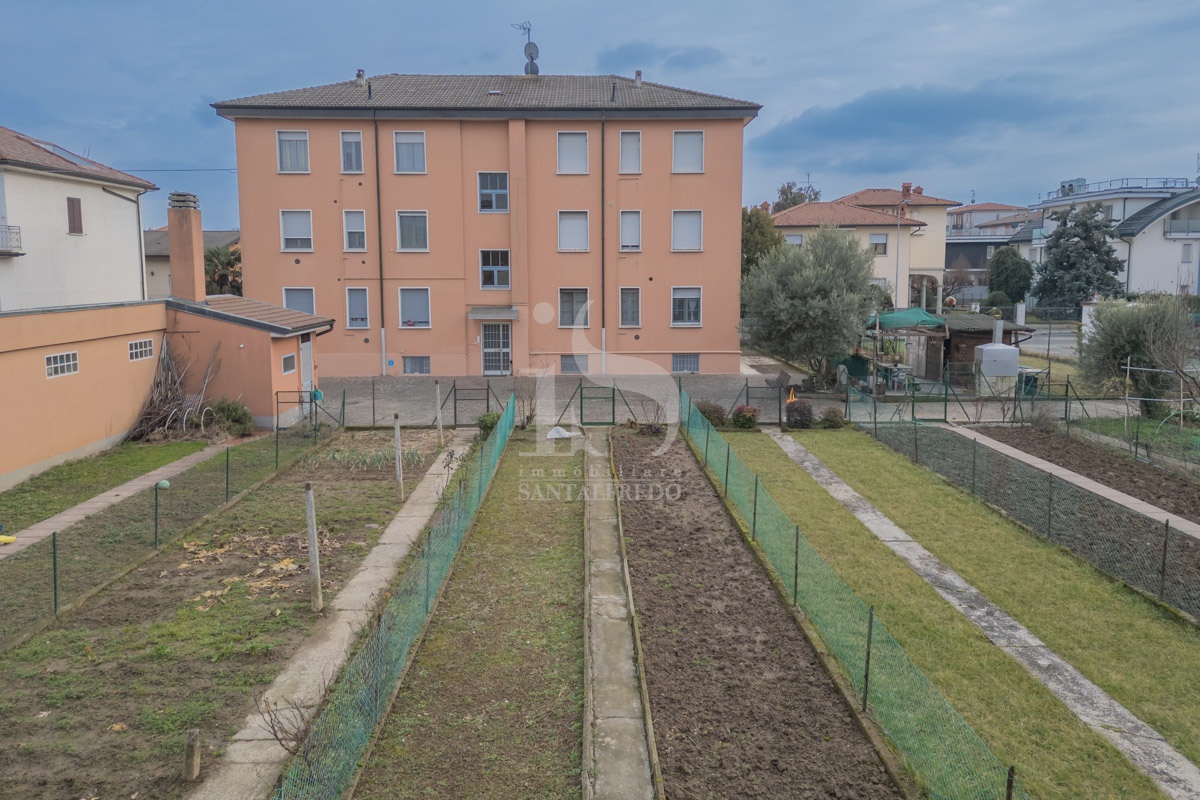 Trilocale con giardino in via san luigi, Cornate d'Adda