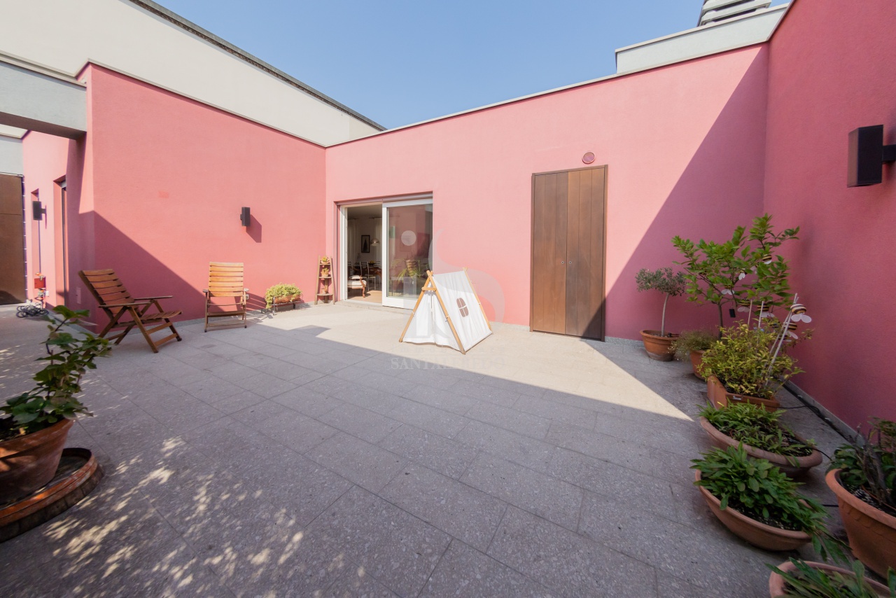 Trilocale con terrazzo in via giulio uberti, Milano