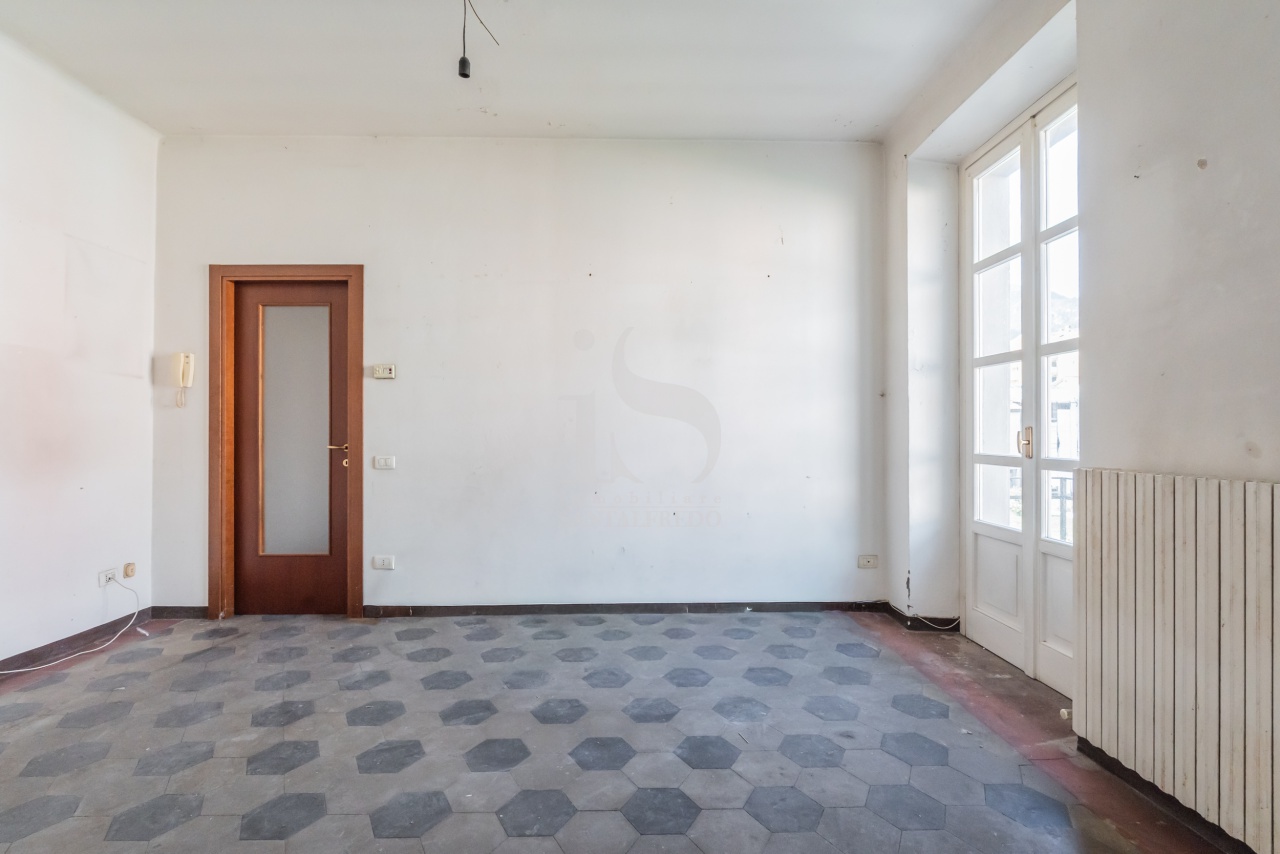 Bilocale da ristrutturare in via alfonso la marmora, Lecco