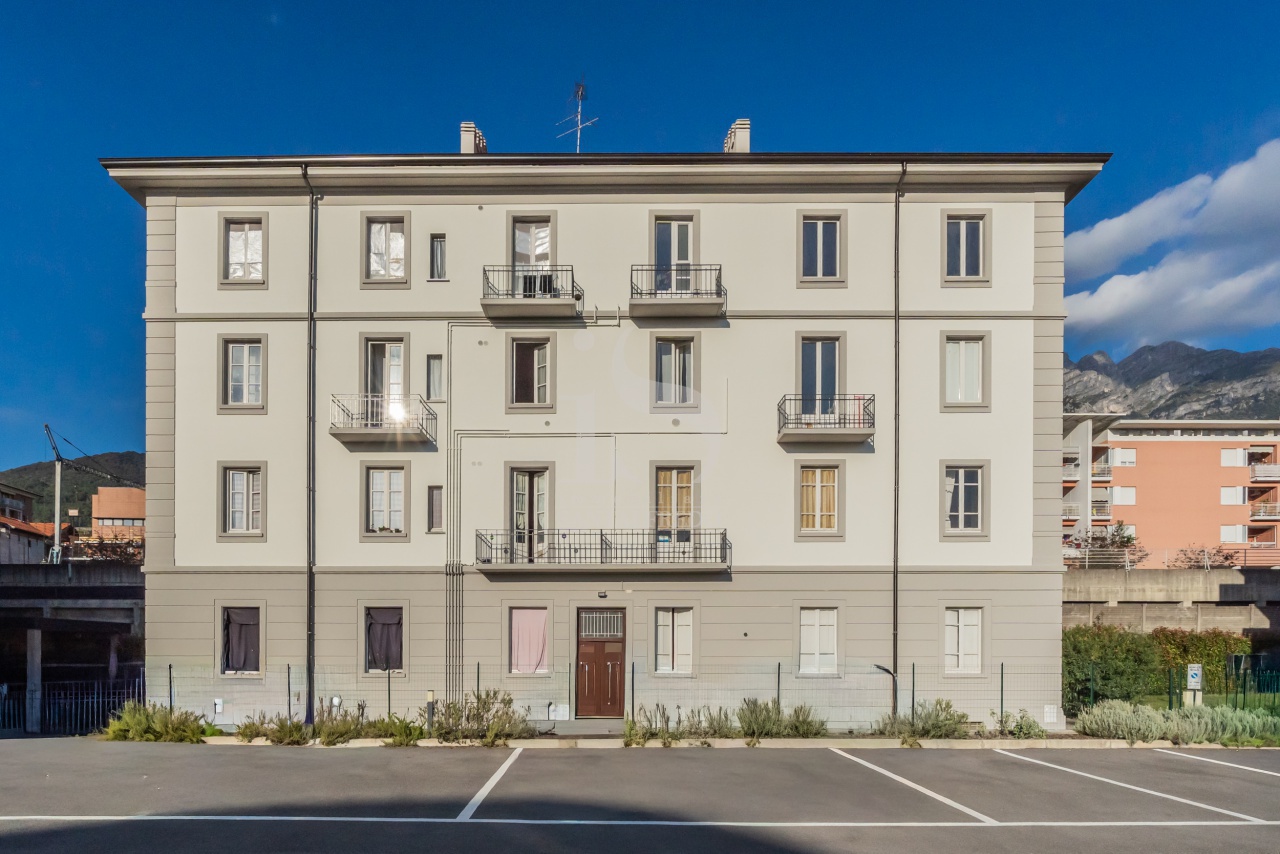 Bilocale da ristrutturare in via alfonso la marmora, Lecco