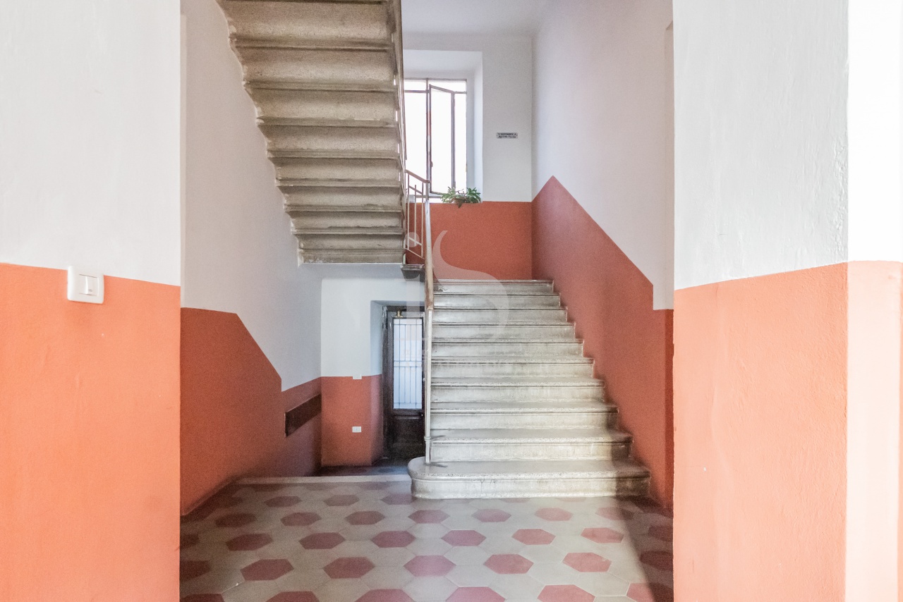 Bilocale da ristrutturare in via alfonso la marmora, Lecco
