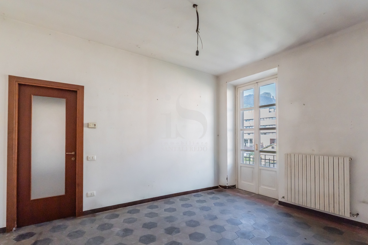 Bilocale da ristrutturare in via alfonso la marmora, Lecco