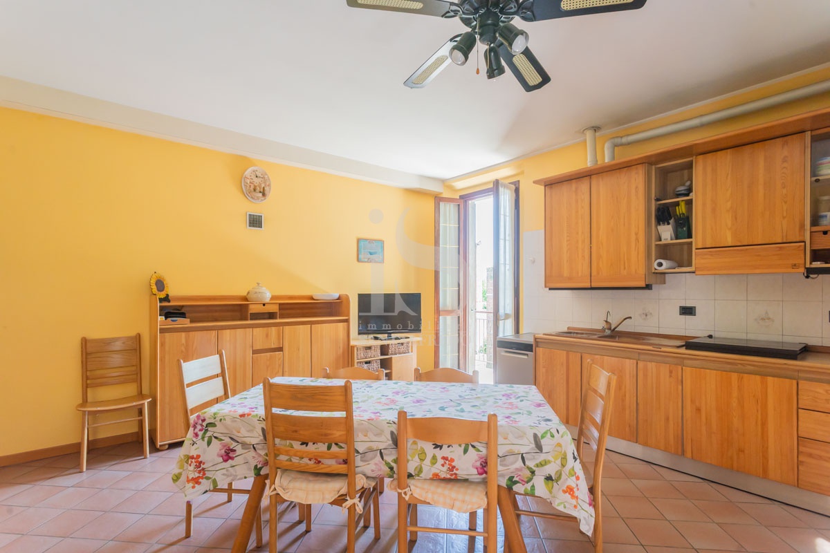 Trilocale in vendita in via santa caterina da siena, Vimercate