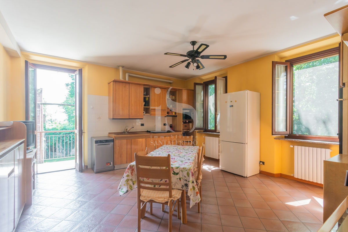 Trilocale in vendita in via santa caterina da siena, Vimercate