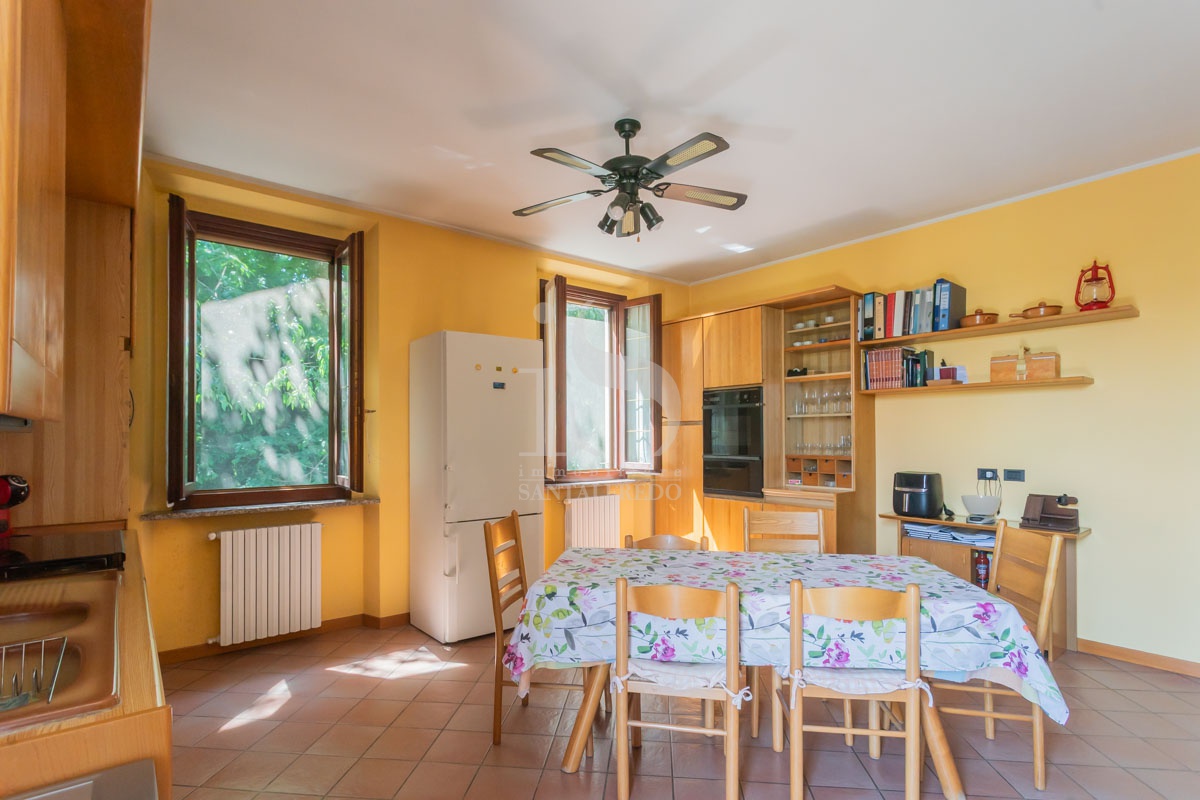 Trilocale in vendita in via santa caterina da siena, Vimercate