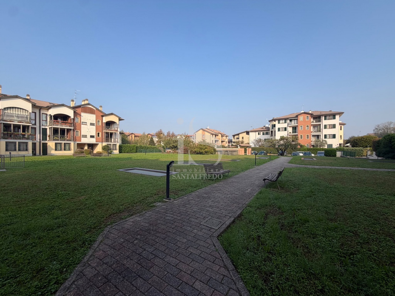 Bilocale ristrutturato in via borsellino, Ornago