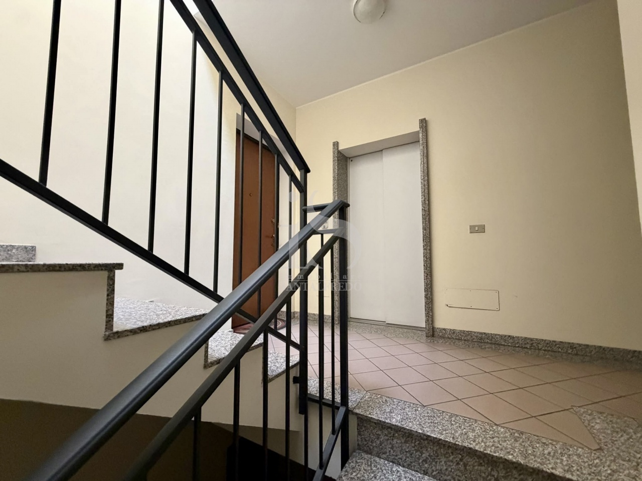 Bilocale ristrutturato in via borsellino, Ornago
