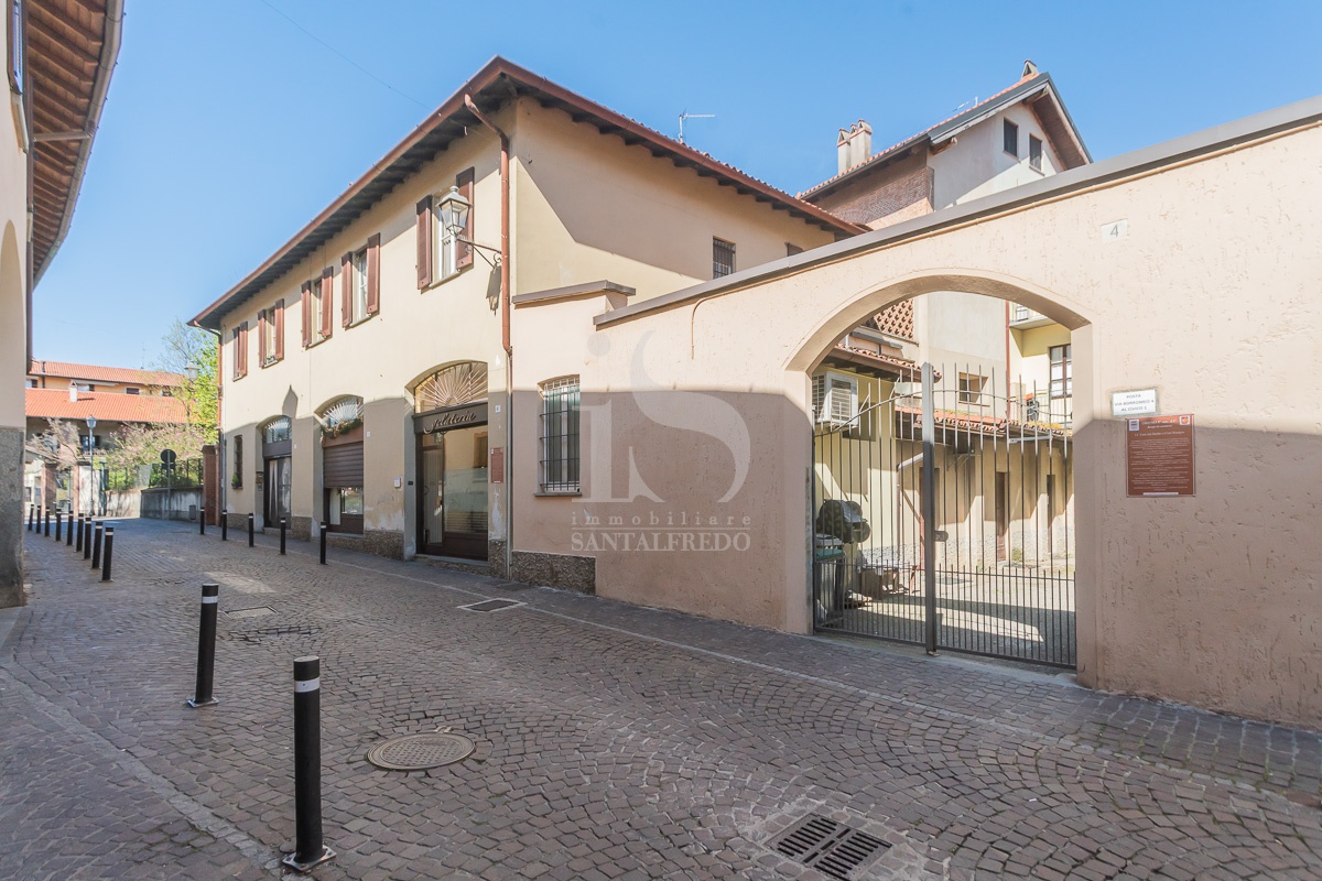 Attivit� commerciale in vendita in via borreomeo, Vimercate