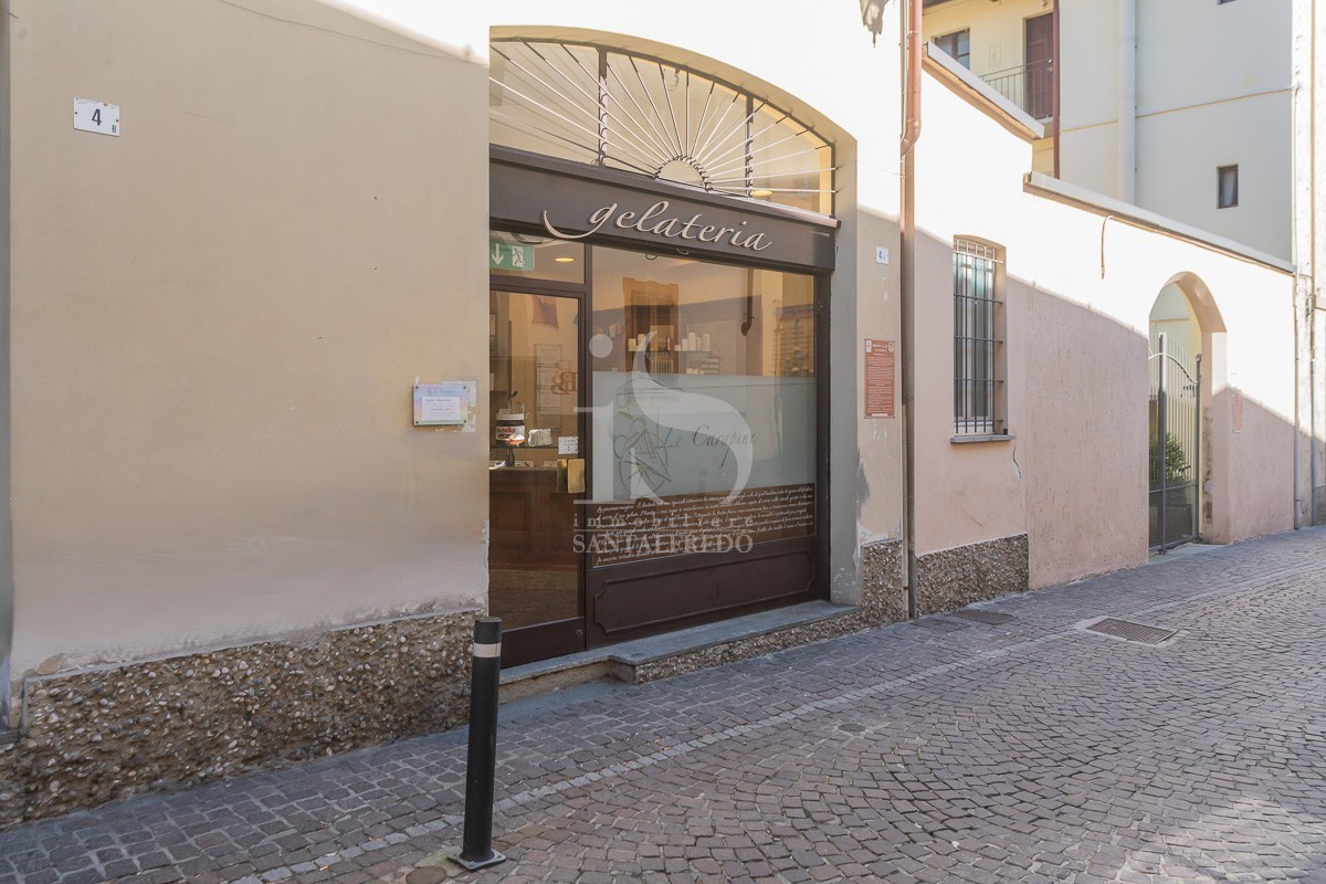 Attivit� commerciale in vendita in via borreomeo, Vimercate