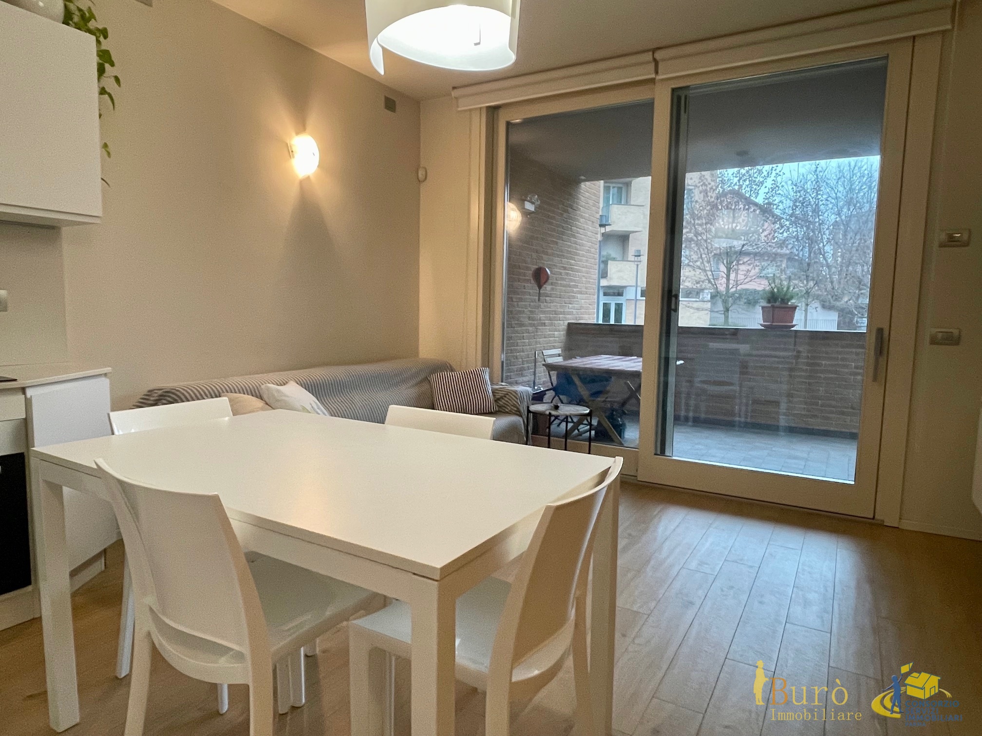 Bilocale con terrazzo in viale tanara, Parma