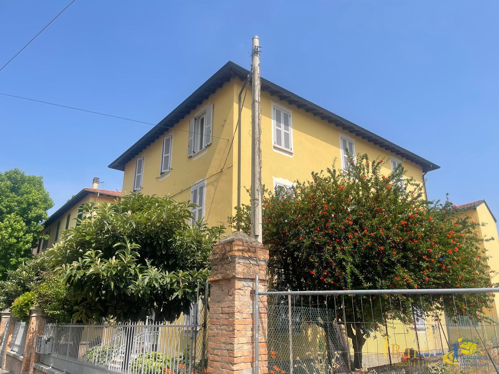 Casa indipendente con giardino in strada alessandria, Parma