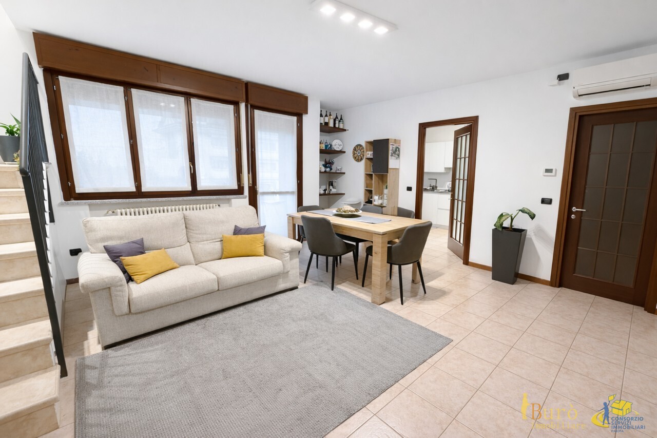 Quadrilocale con terrazzo in via federico fellini, Parma