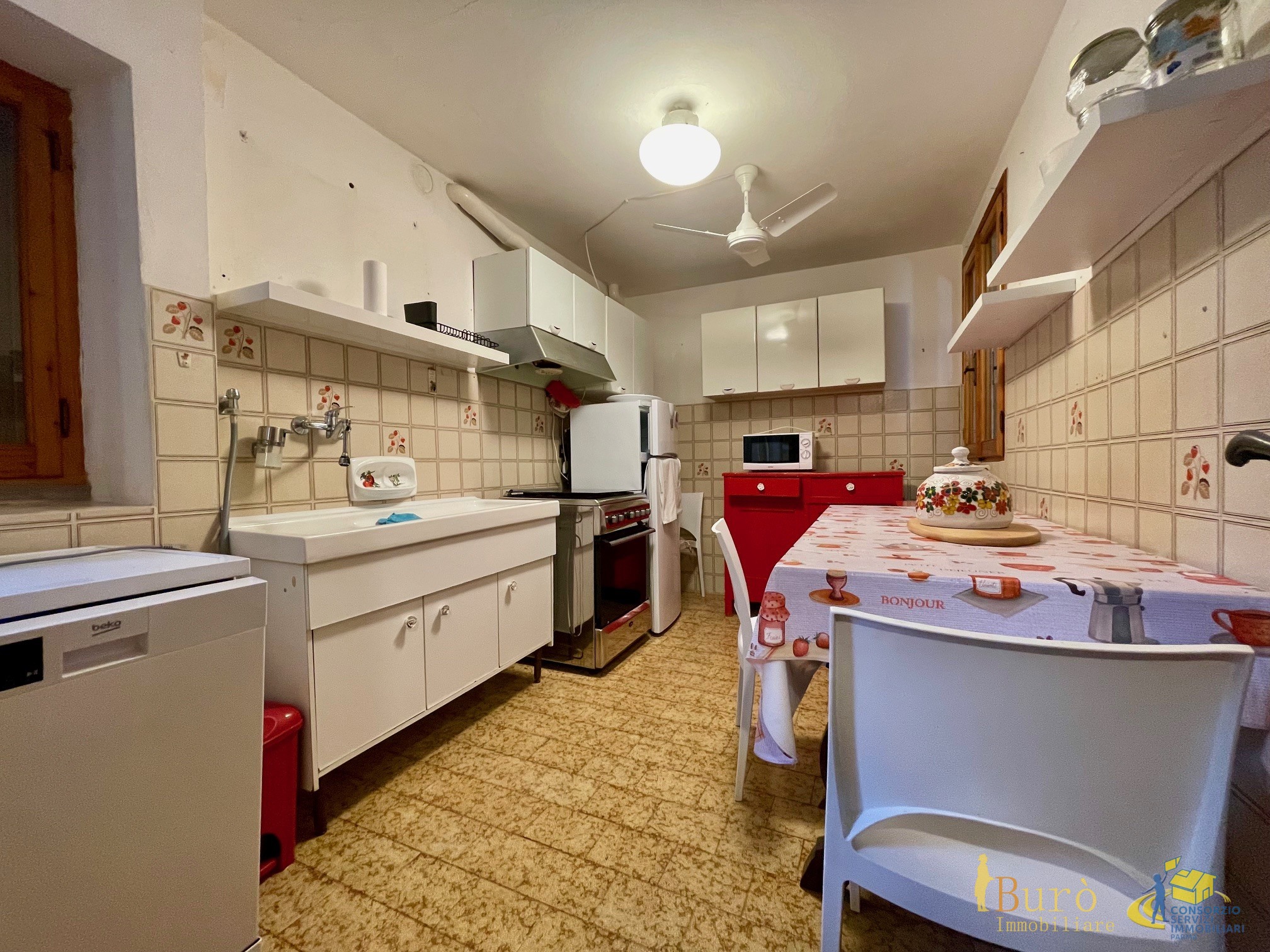 Casa indipendente da ristrutturare in via della pieve 64, Tizzano Val Parma