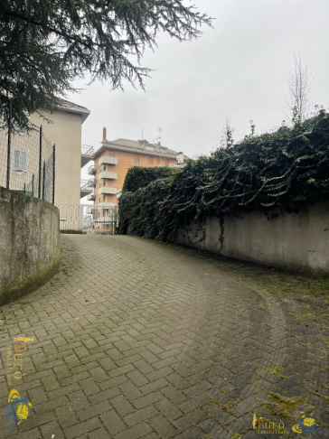 Posto auto coperto in vendita in via giovanni xxiii 17, Parma