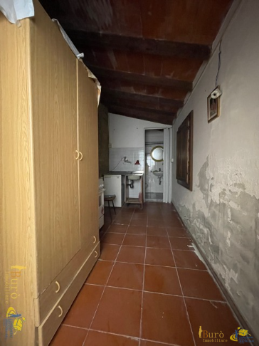 Magazzino da ristrutturare in via corso corsi 15, Parma