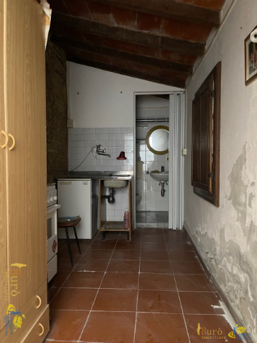 Magazzino da ristrutturare in via corso corsi 15, Parma