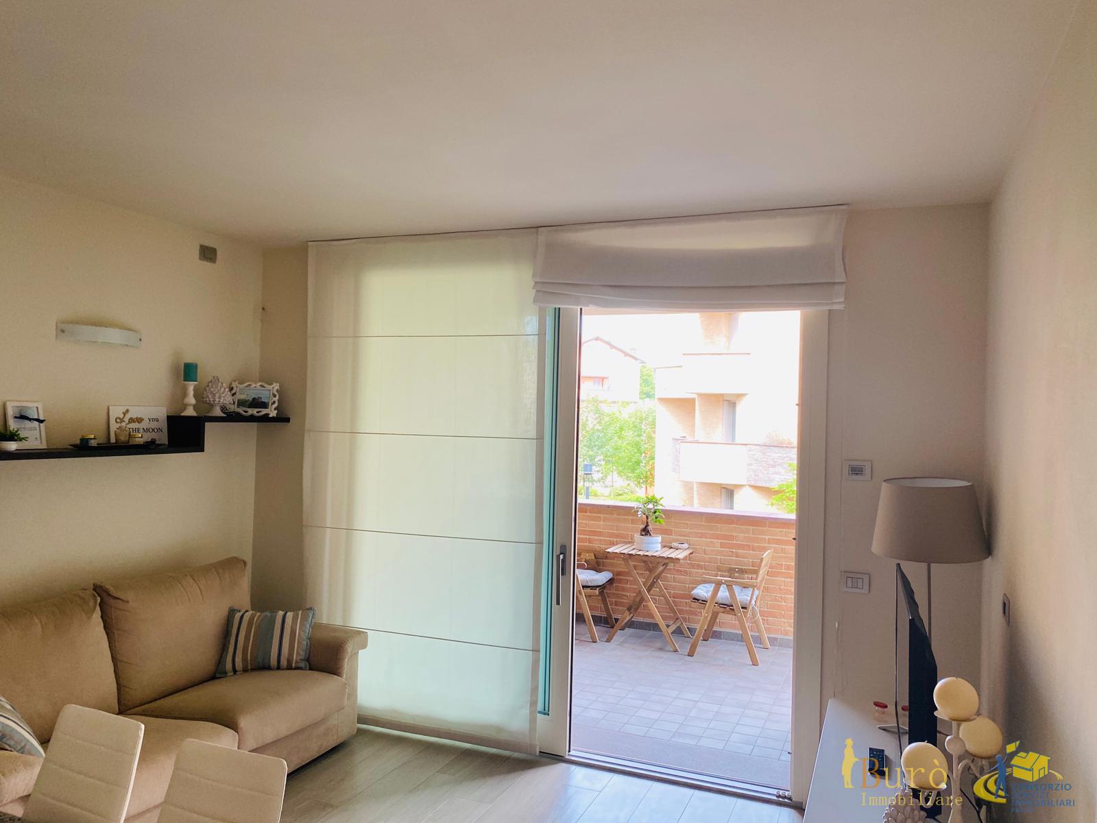 Bilocale con terrazzo in viale tanara, Parma