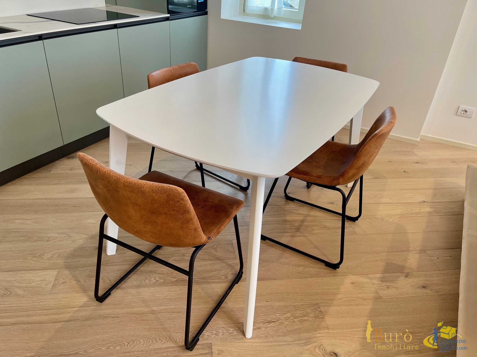 Trilocale con box in viale rustici, Parma