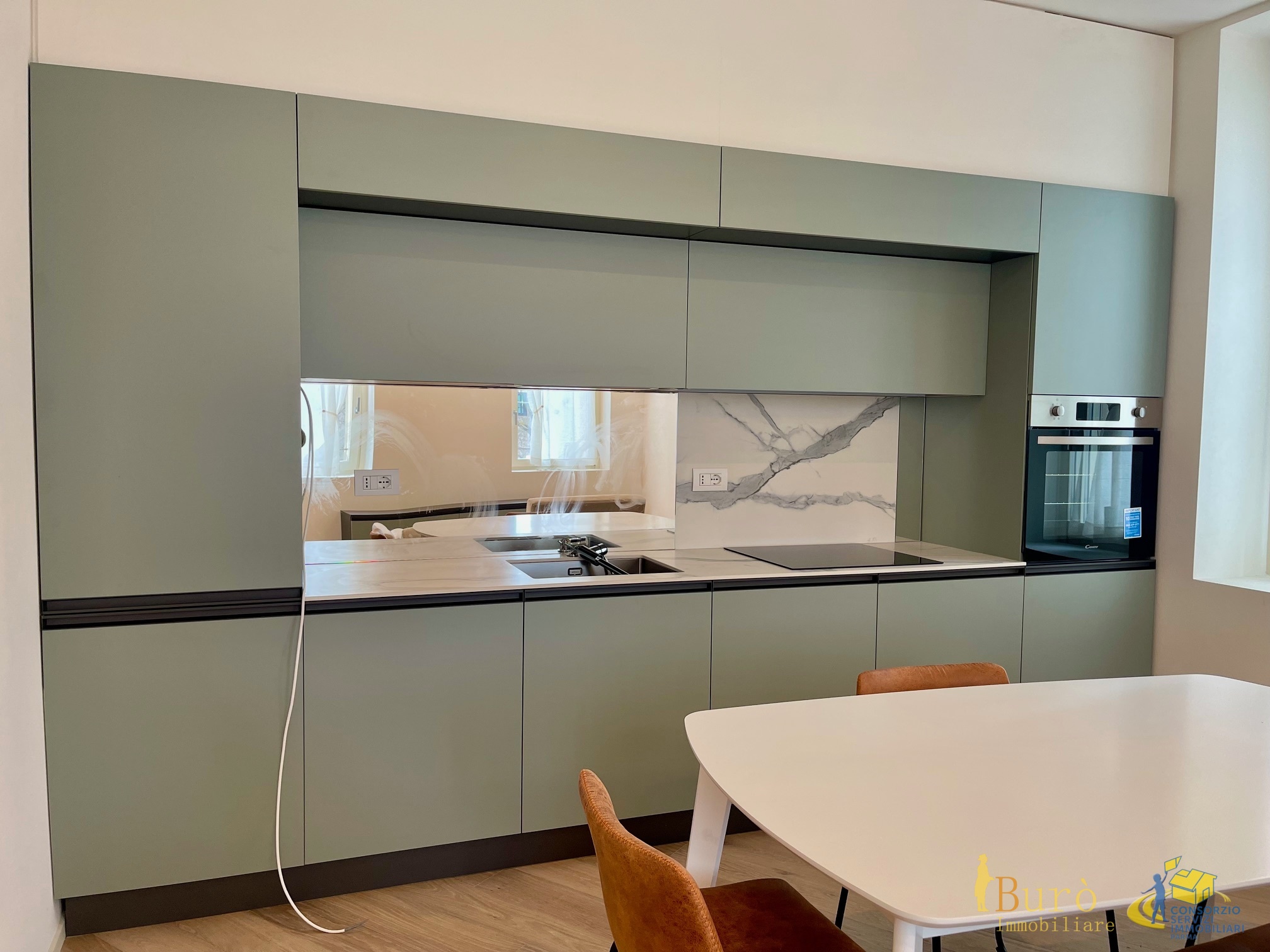Trilocale con box in viale rustici, Parma