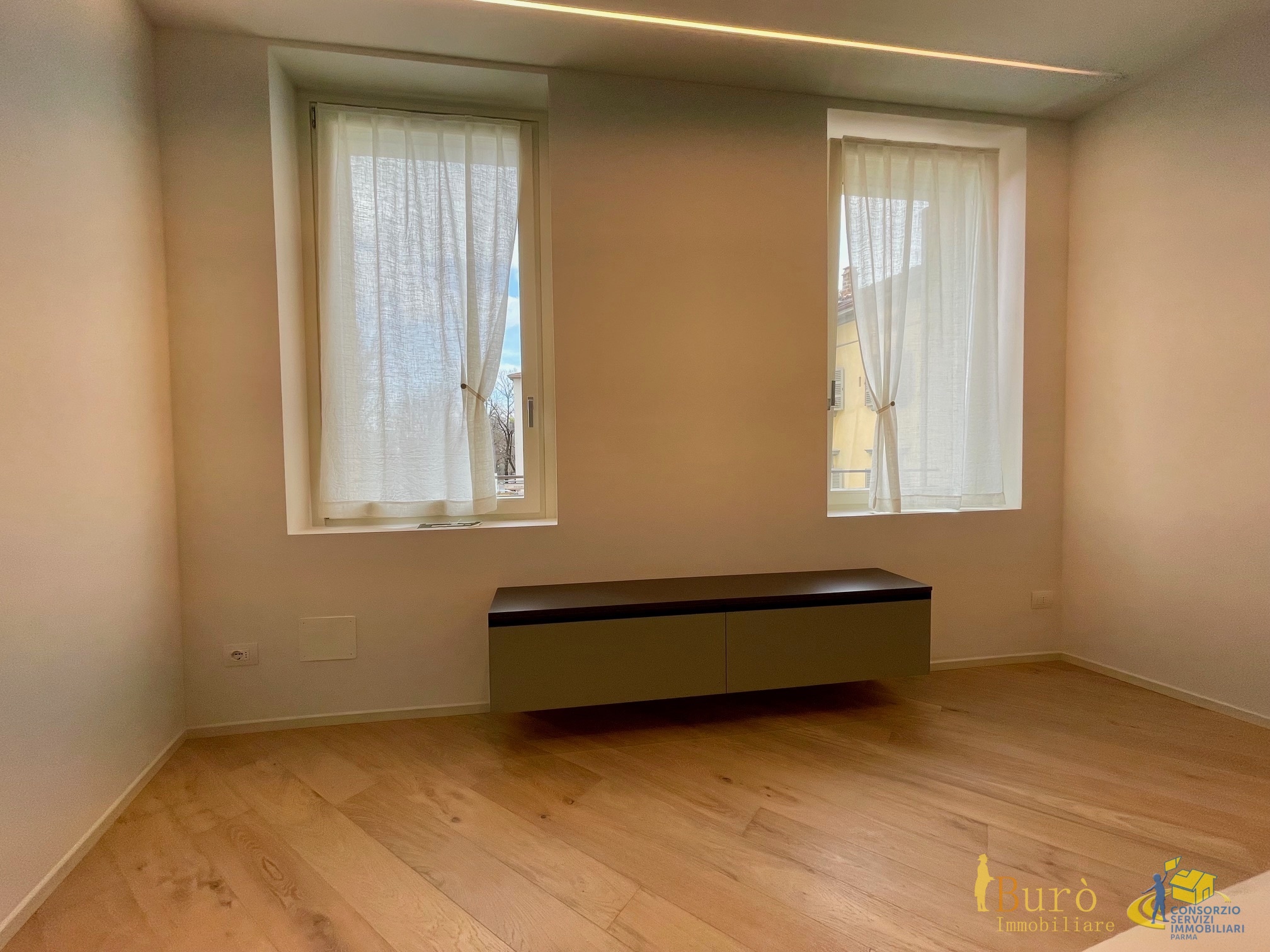 Trilocale con box in viale rustici, Parma