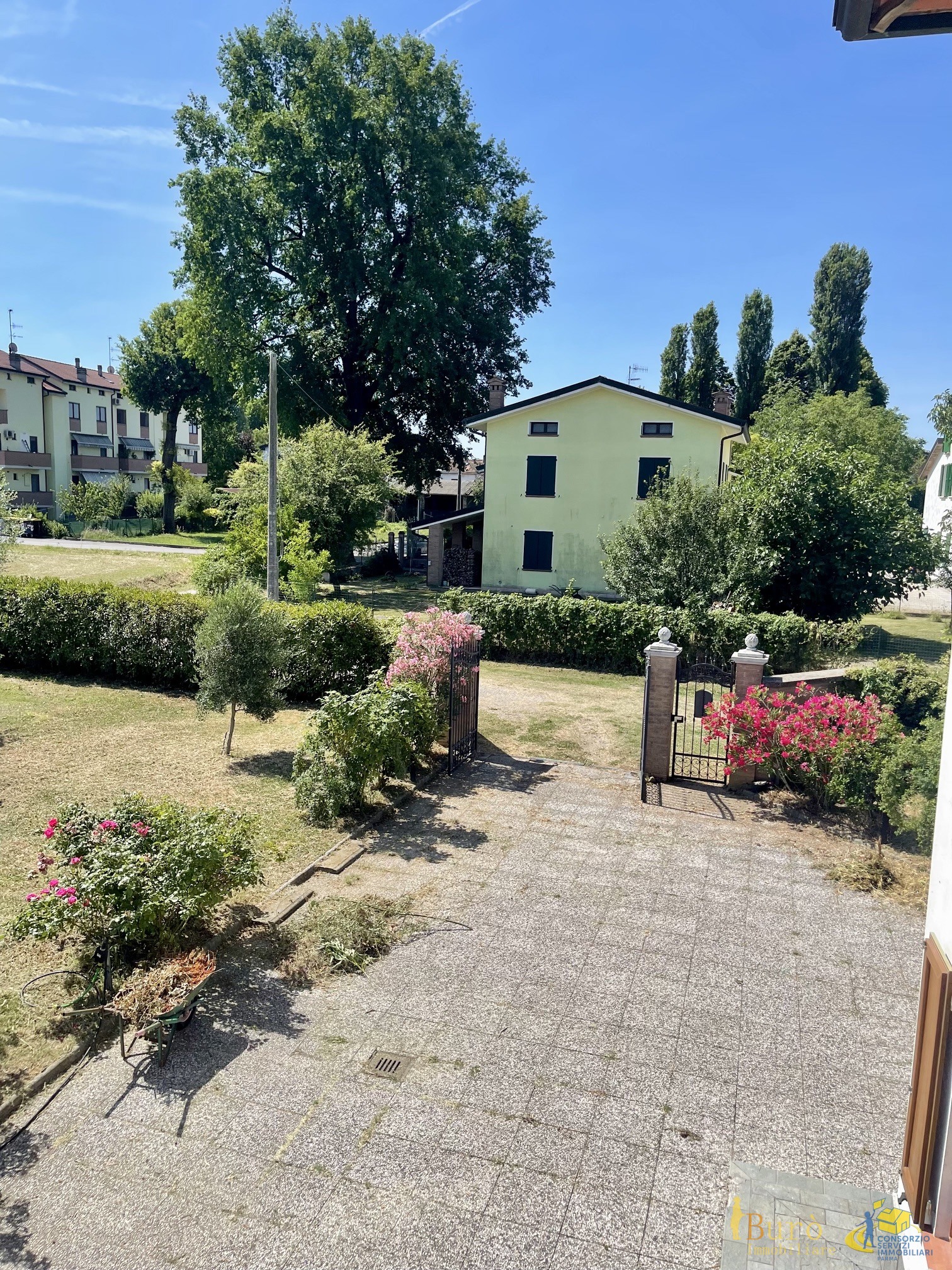 Villa con giardino in strada dani maest�, Parma
