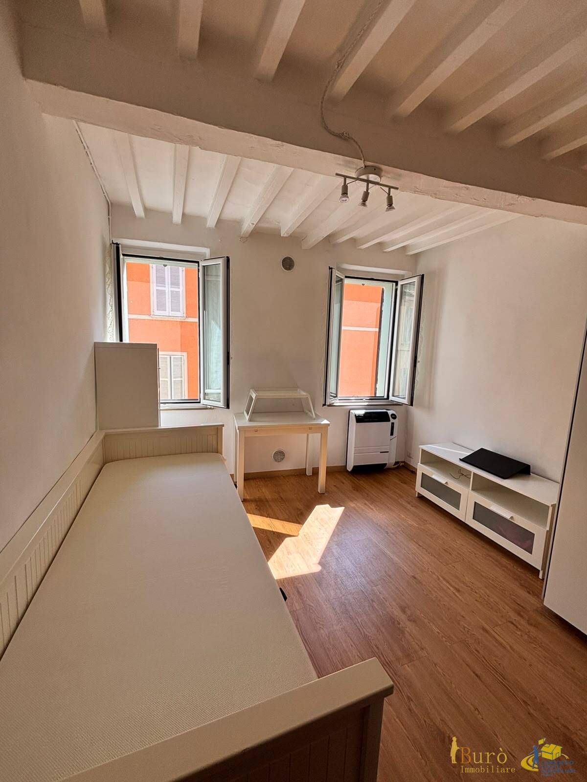 Monolocale ristrutturato in borgo guazzo, Parma