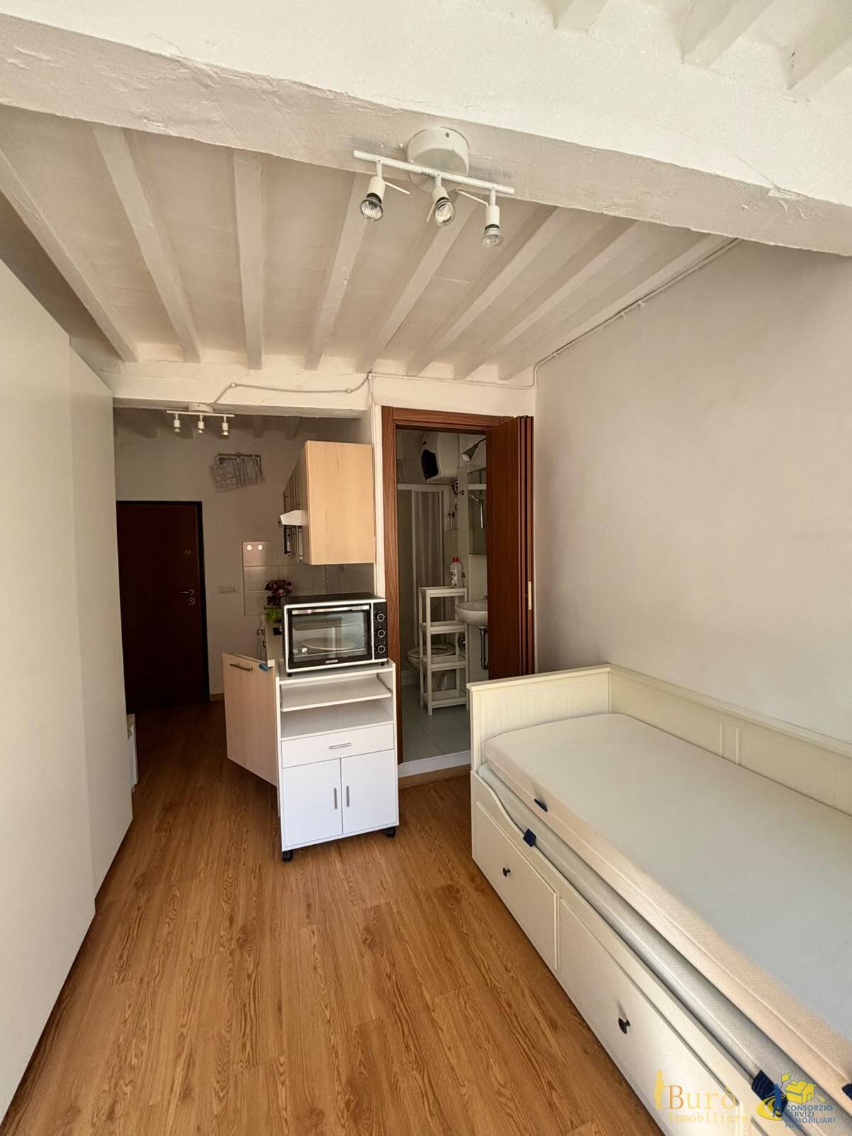 Monolocale ristrutturato in borgo guazzo, Parma