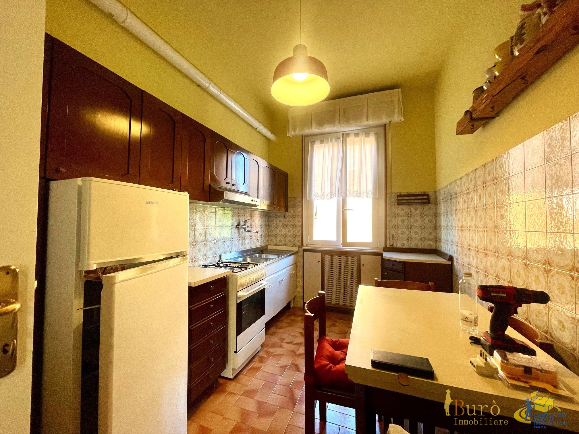 Quadrilocale con box in via castagnola 41, Parma