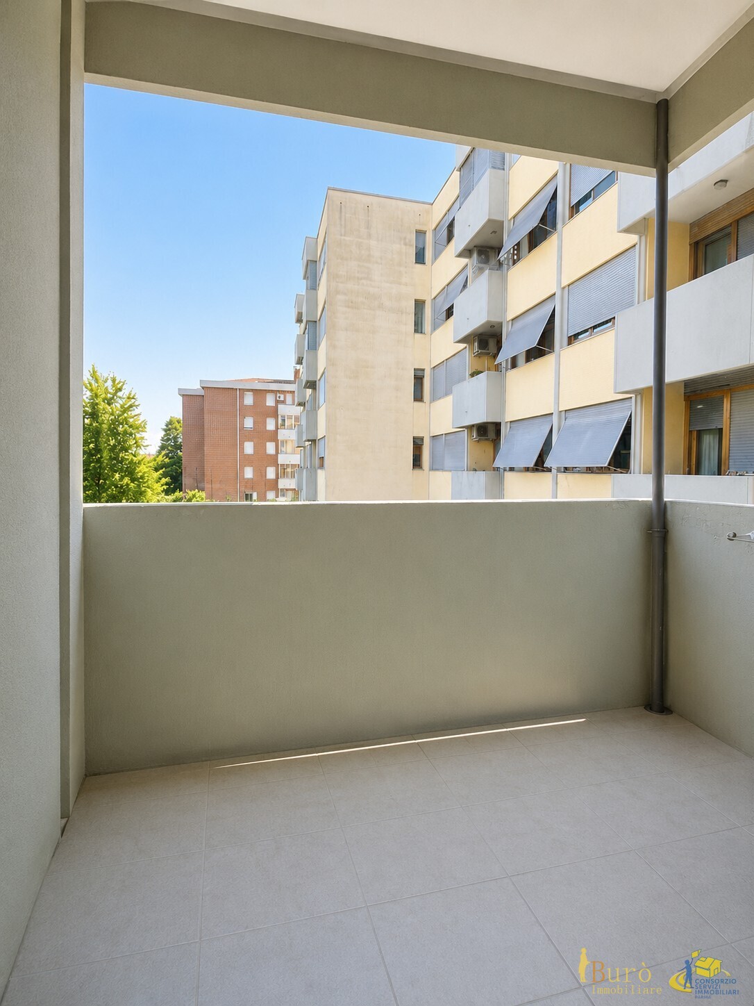 Trilocale con terrazzo in via biagio pascal 6, Parma