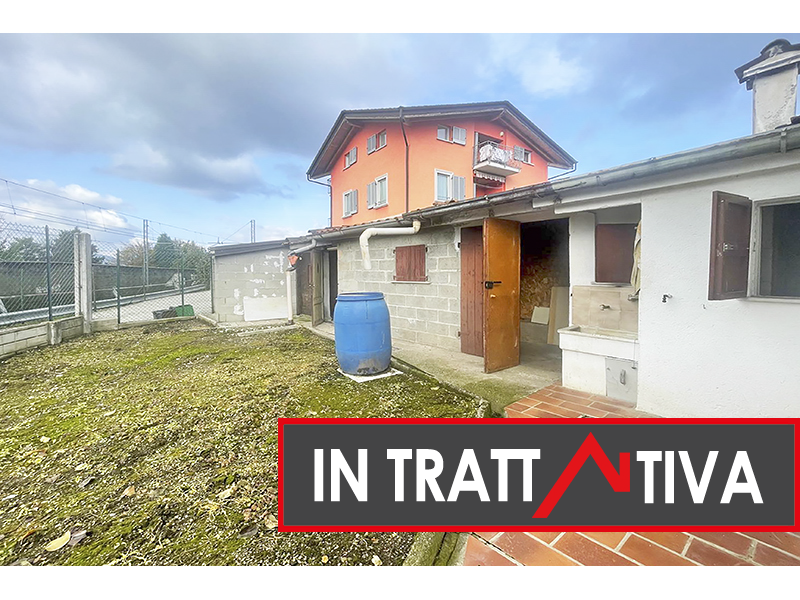 Posto auto scoperto con giardino a Vedano Olona