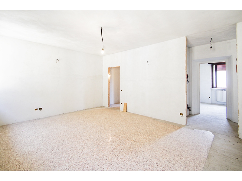 Trilocale in vendita a Venegono Inferiore