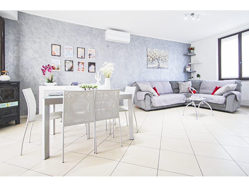 Villa con giardino a Venegono Inferiore