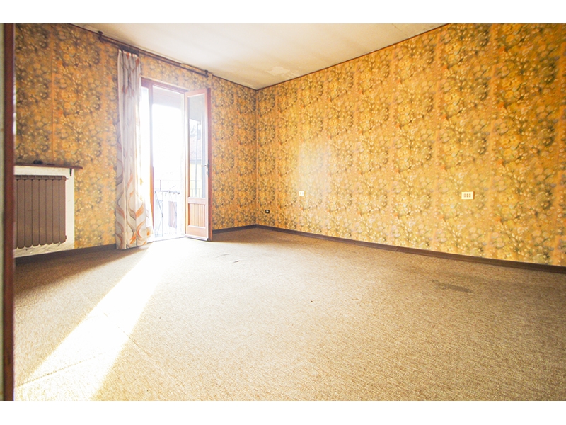 Negozio con giardino a Castiglione Olona