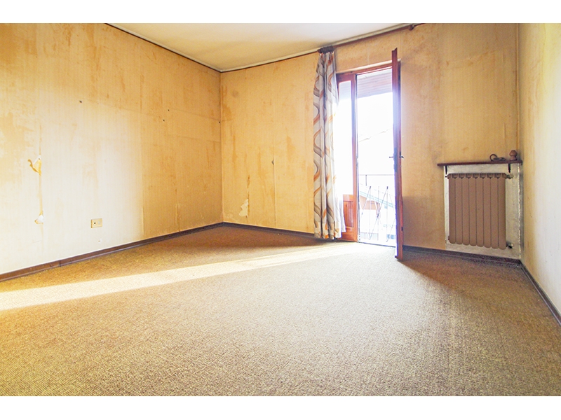 Negozio con giardino a Castiglione Olona