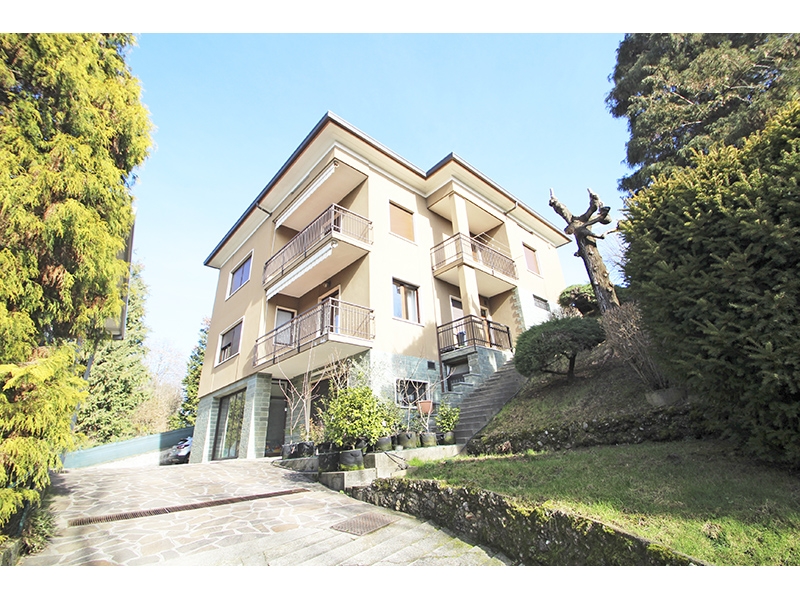 Villa con giardino a Castiglione Olona