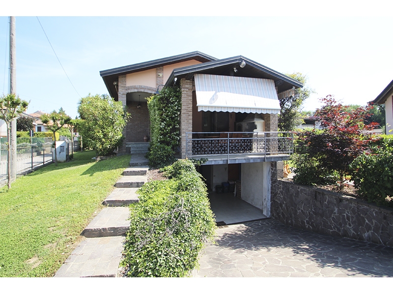 Villa con giardino a Castiglione Olona
