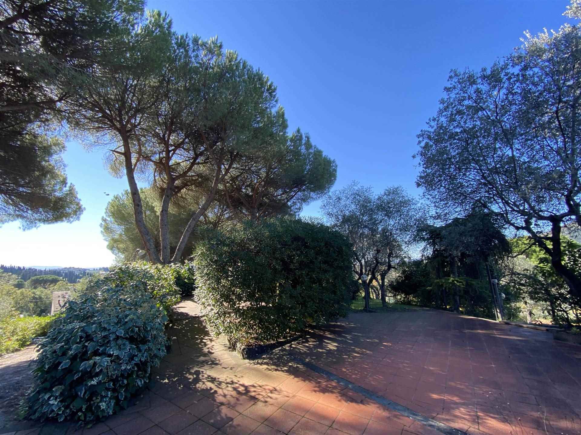 Villa da ristrutturare a Firenze