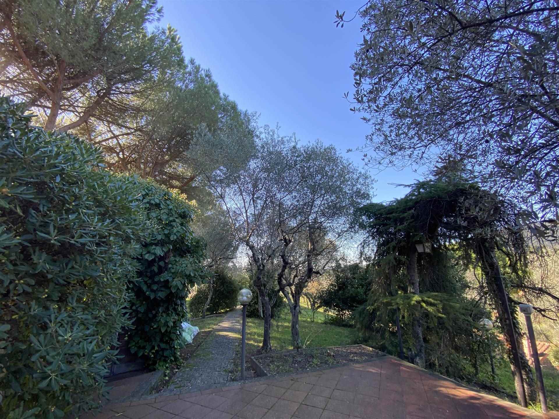 Villa da ristrutturare a Firenze