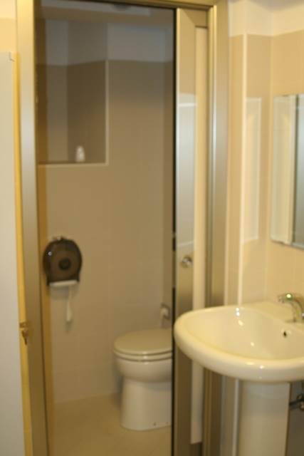 Negozio ristrutturato in via monteverdi, Firenze