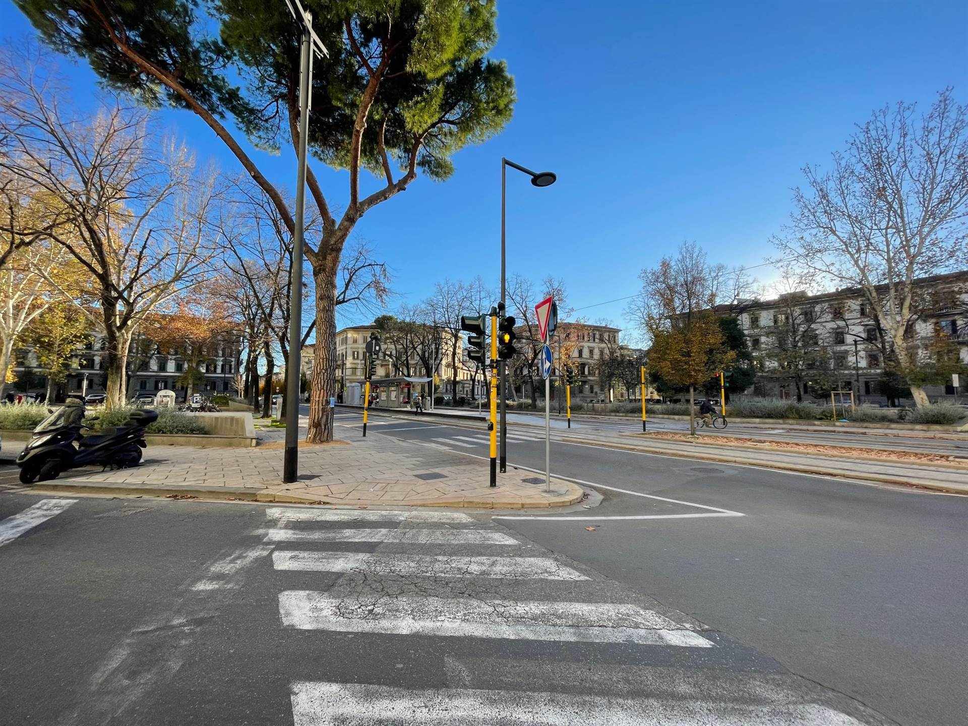 Attivit commerciale con box a Firenze