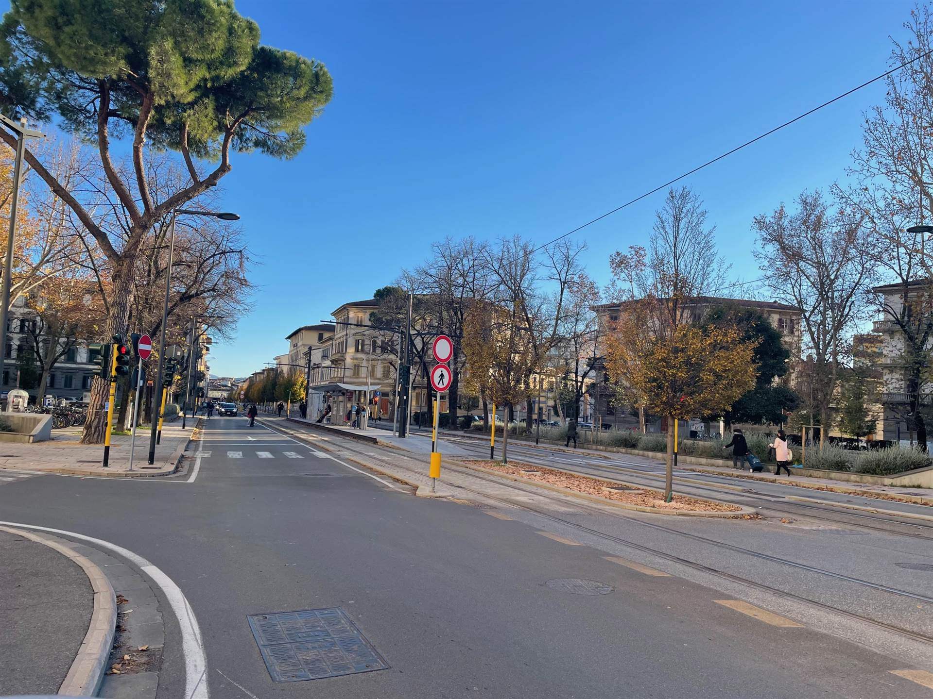 Attivit commerciale con box a Firenze